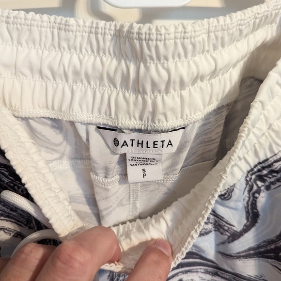 Athleta All Activity 3.5" Shorts - Marble - sz S - Picture 3 of 7